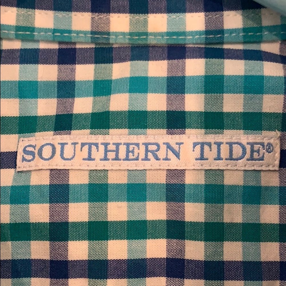 Southern Tide button down - Picture 2 of 5